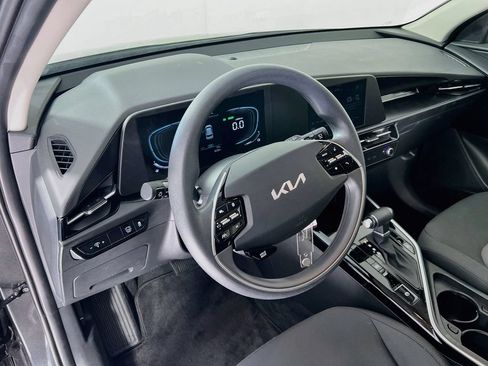 Certified 2025 Kia Niro LX FWD image 7