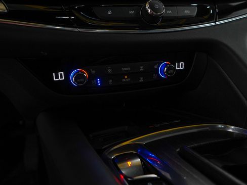 Used 2024 Buick Enclave Avenir w/ Avenir Technology Package image 26