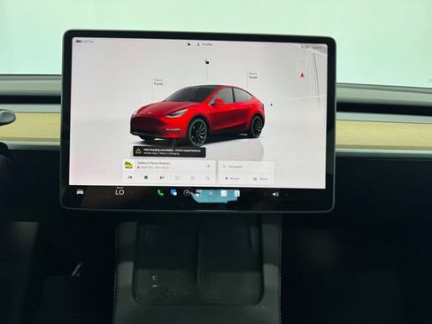 Used 2023 Tesla Model Y Long Range AWD/4WD image 39