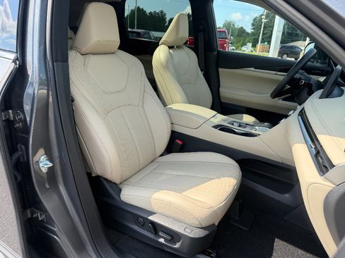 Used 2025 INFINITI QX60 Sensory AWD/4WD image 21