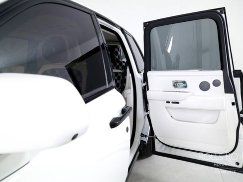 Used 2026 Rolls-Royce Cullinan image 17
