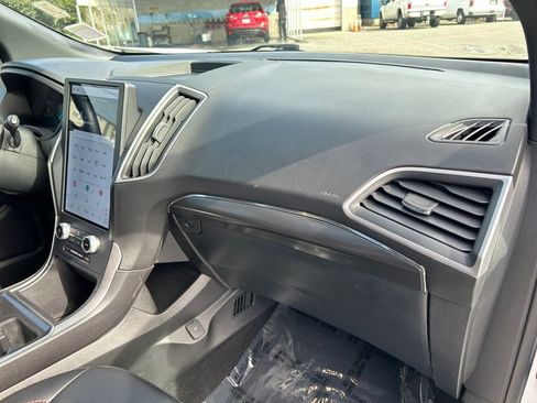 Used 2022 Ford Edge ST-Line w/ Class II Trailer Tow Package AWD/4WD image 26