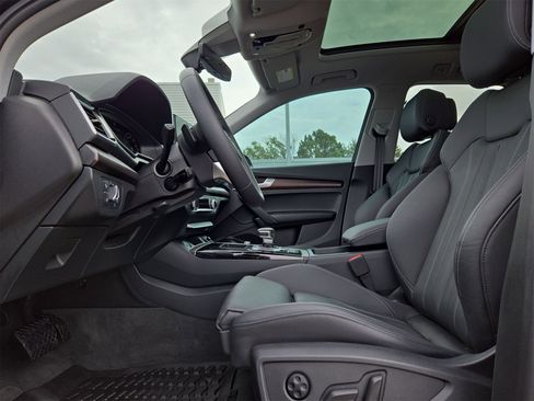 Certified 2024 Audi Q5 e Premium w/ Convenience Package image 16