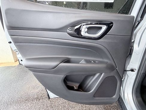 New 2026 Jeep Compass Latitude image 26