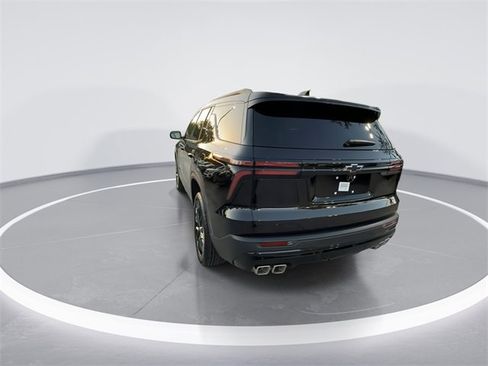 Used 2026 Chevrolet Traverse LT w/ Midnight/Sport Edition image 6