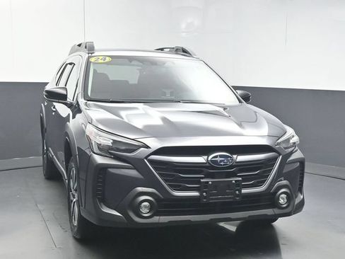 Used 2024 Subaru Outback Premium AWD/4WD image 2