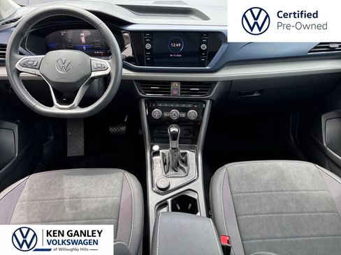 Used 2024 Volkswagen Taos SE AWD/4WD image 16