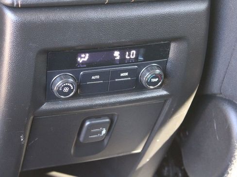 Used 2020 Chevrolet Traverse LS image 28