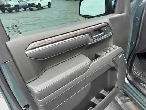 Certified 2025 Chevrolet Silverado 1500 LTZ AWD/4WD image 17