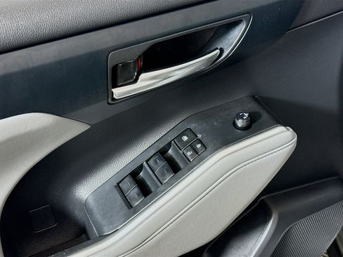 Certified 2023 Toyota Highlander XLE image 19