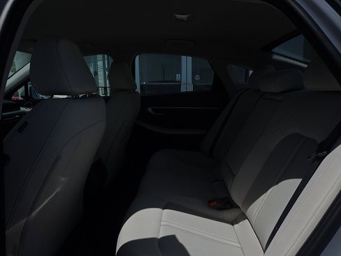 Used 2025 Hyundai Sonata SEL FWD image 6