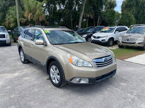 Used 2010 Subaru Outback 2.5i Premium AWD/4WD image 5