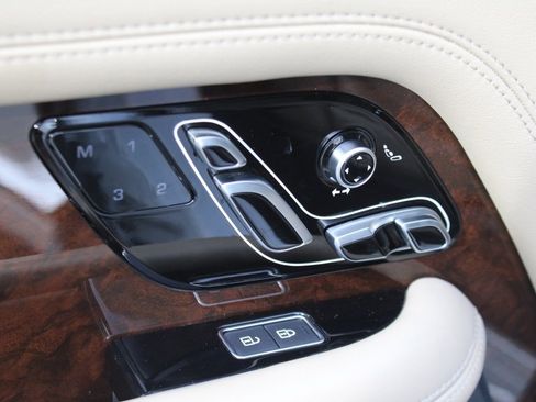 Used 2022 Land Rover Range Rover P525 Westminster Edition image 15