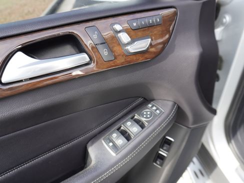 Used 2017 Mercedes-Benz GLS 450 4MATIC image 21