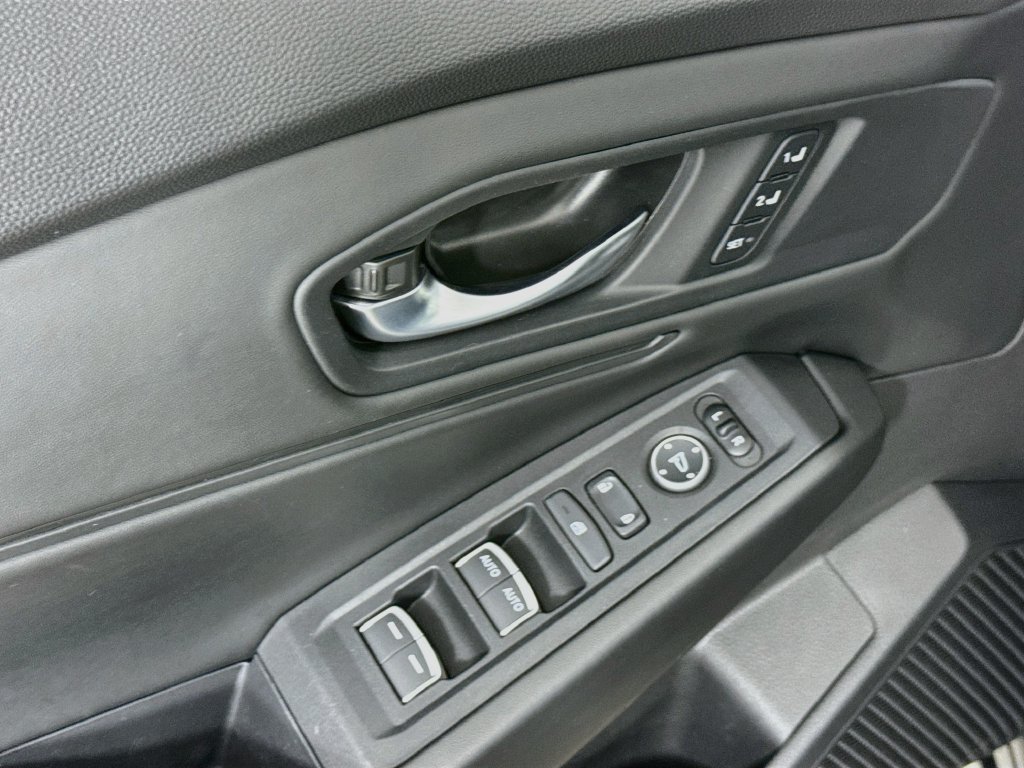 Used 2024 Honda Accord EX-L image 19