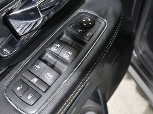 Certified 2017 RAM 1500 Laramie image 16