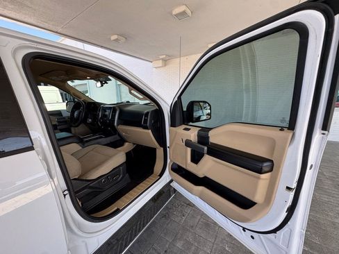 Used 2018 Ford F150 XLT w/ Equipment Group 302A Luxury AWD/4WD image 16