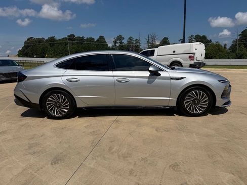 Certified 2024 Hyundai Sonata Limited FWD image 6