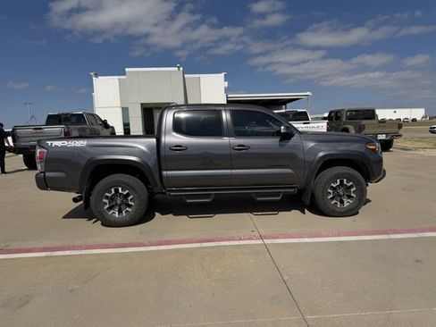 Used 2023 Toyota Tacoma TRD Off-Road w/ Technology Package image 2