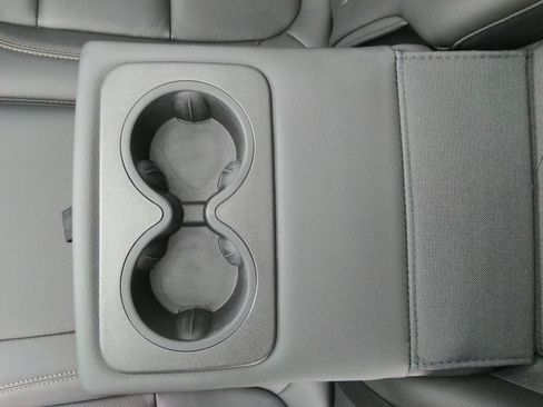 Used 2019 Chevrolet Blazer Premier w/ Sun and Wheels Package image 11