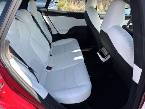 Used 2022 Tesla Model S image 15