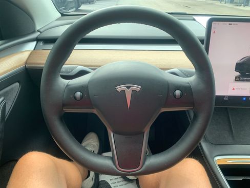 Used 2023 Tesla Model Y Long Range AWD/4WD image 12