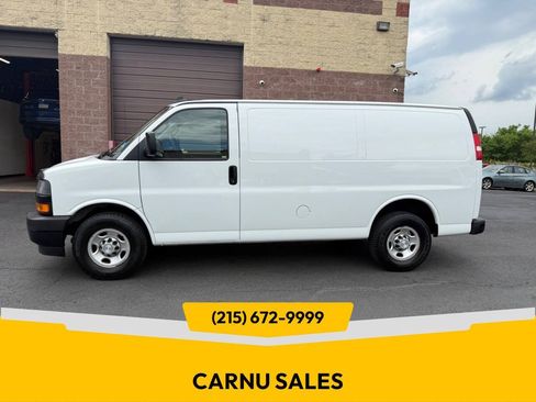 Used 2018 Chevrolet Express 2500 RWD image 1