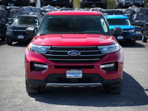 Used 2023 Ford Explorer XLT w/ Equipment Group 202A AWD/4WD image 2