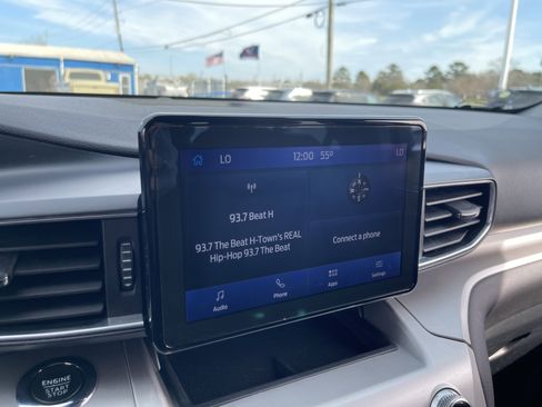 Used 2022 Ford Explorer XLT w/ Equipment Group 202A image 24