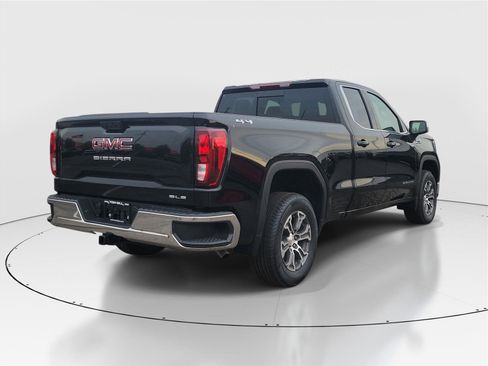New 2026 GMC Sierra 1500 SLE w/ Preferred Package image 4
