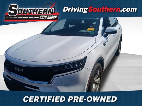 Certified 2023 Kia Sorento LX FWD image 1