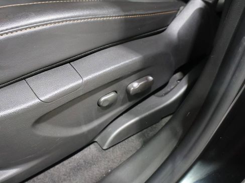 Used 2021 Chevrolet Trax LT w/ Redline Edition image 12