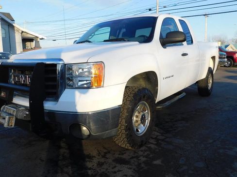 Used 2008 GMC Sierra 2500 W/T image 2