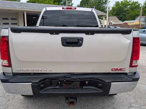 Used 2009 GMC Sierra 2500 W/T AWD/4WD image 4