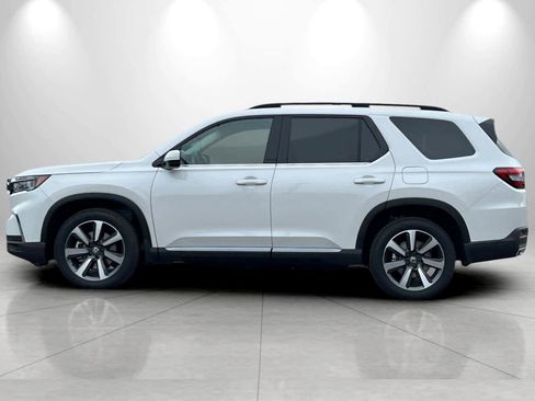 New 2025 Honda Pilot Touring image 5
