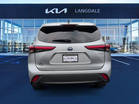 Used 2023 Toyota Highlander LE image 8