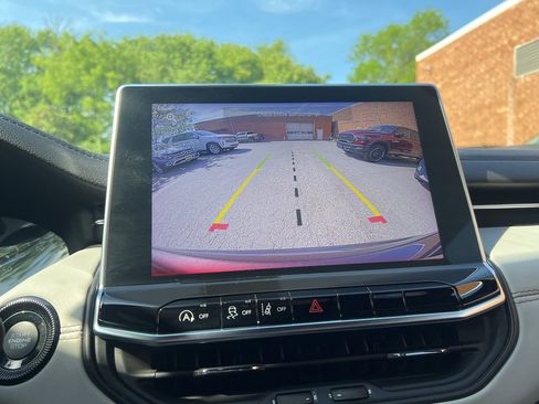 Used 2023 Jeep Compass Limited image 30