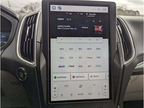 Used 2022 Ford Edge Titanium image 23