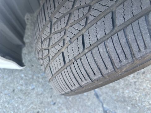 Used 2018 Toyota Camry LE image 9