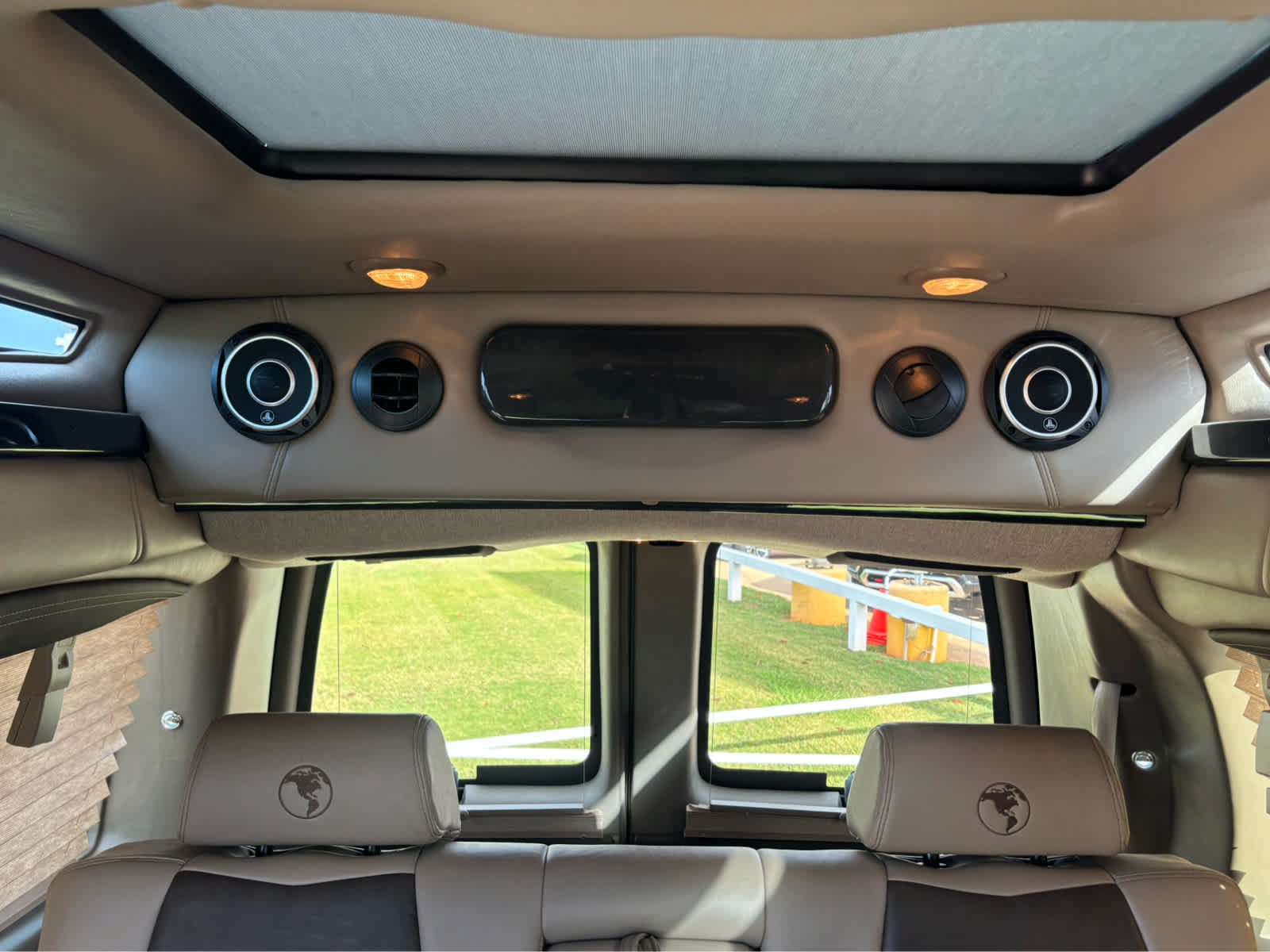 Used 2021 Chevrolet Express 2500 w/ Enhanced Convenience Package RWD image 20
