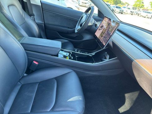 Used 2020 Tesla Model 3 Standard Range image 13