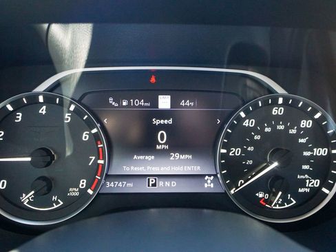 Used 2021 Nissan Titan SV w/ SV Convenience Package image 21