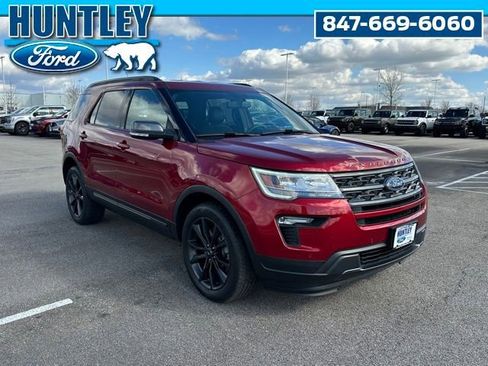 Used 2019 Ford Explorer XLT w/ Equipment Group 202A image 3