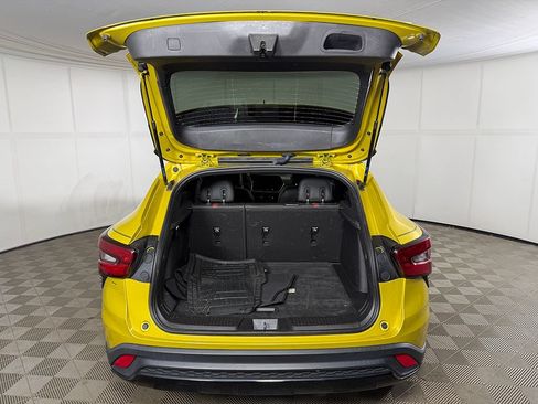 Used 2024 Chevrolet Trax RS FWD image 15