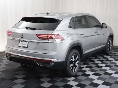 Used 2023 Volkswagen Atlas Cross Sport SE AWD/4WD image 18