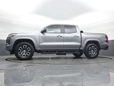 Used 2025 Chevrolet Colorado Z71 w/ Technology Package AWD/4WD image 45