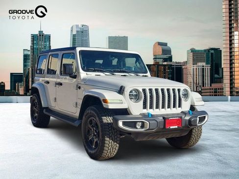 Used 2022 Jeep Wrangler Unlimited Sahara w/ Cold Weather Group AWD/4WD image 8