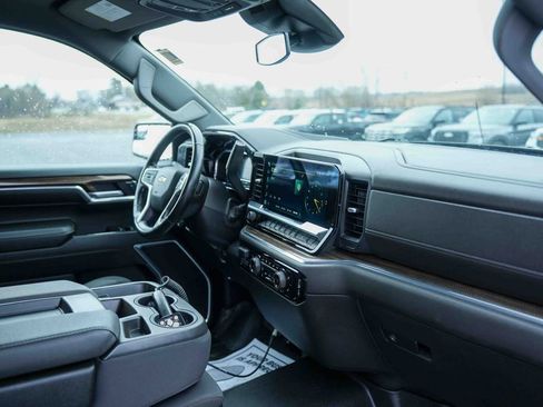 Used 2023 Chevrolet Silverado 1500 LT w/ Z71 Off-Road Package image 13