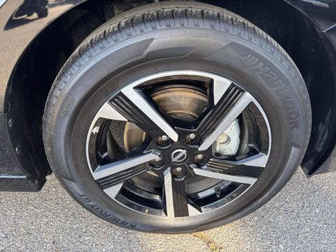 Used 2025 Nissan Sentra SV FWD image 29