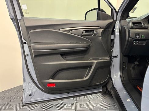 Used 2024 Honda Passport TrailSport image 12